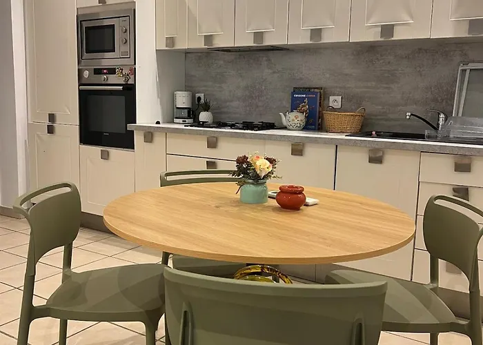 A Deux Pas Du Centre D Ile Rousse * L'Ile-Rousse (Corsica)