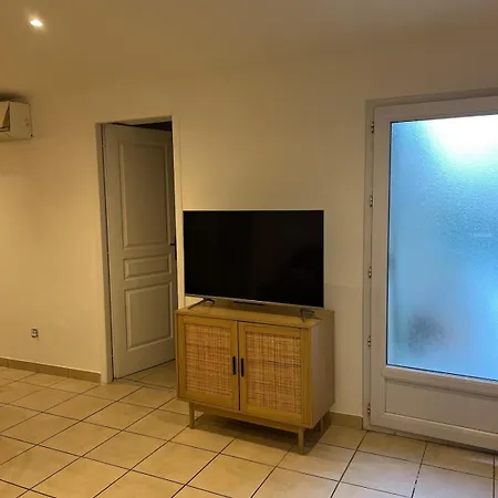 A Deux Pas Du Centre D Ile Rousse Appartement *