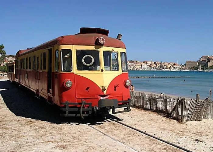 A Deux Pas Du Centre D Ile Rousse *