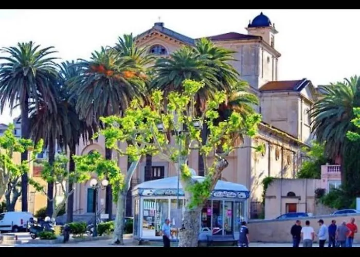 A Deux Pas Du Centre D Ile Rousse * LʼÎle-Rousse