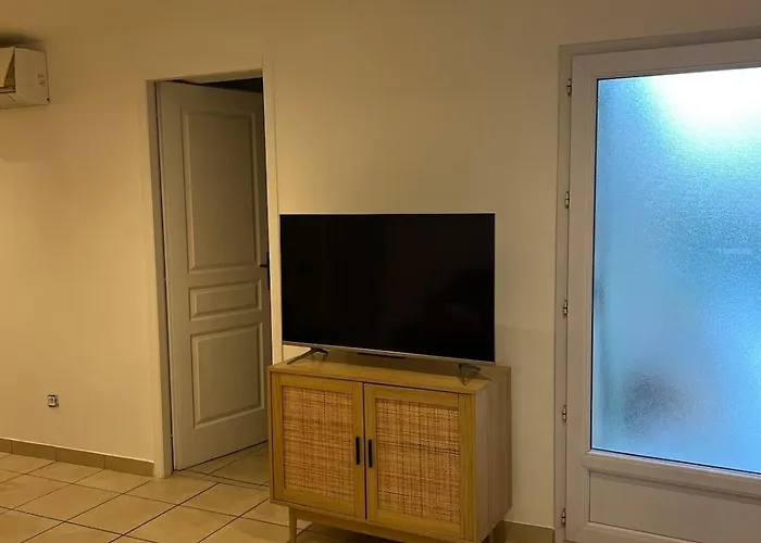 A Deux Pas Du Centre D Ile Rousse Appartement *